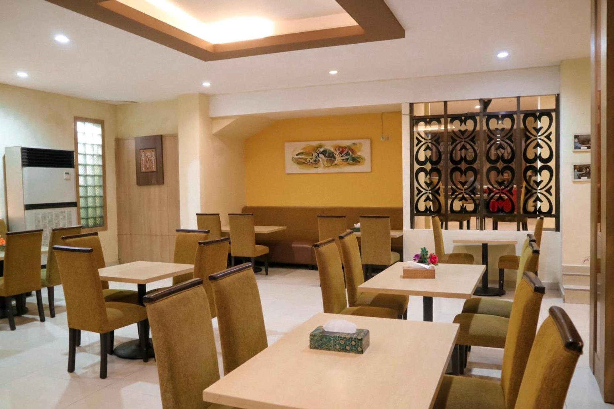 Hotel Mariat Sorong Exterior foto